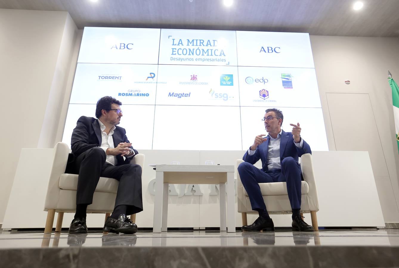 Fotos: el director Territorial Sur de Telefónica en La Mirada Económica de ABC Córdoba