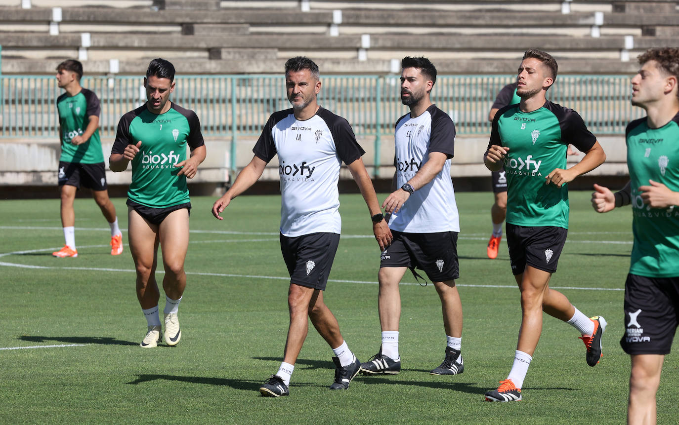 Fotos: el Córdoba CF prepara uno de los partidos de la temporada