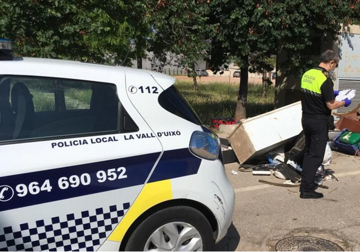 Un agente de la Policía Local de Vall d'Uixó, en una imagen difundida en sus redes sociales.