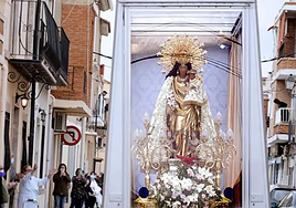 La Virgen de los Desamparados visita la parroquia Patriarca San José de Valencia y su colegio diocesano