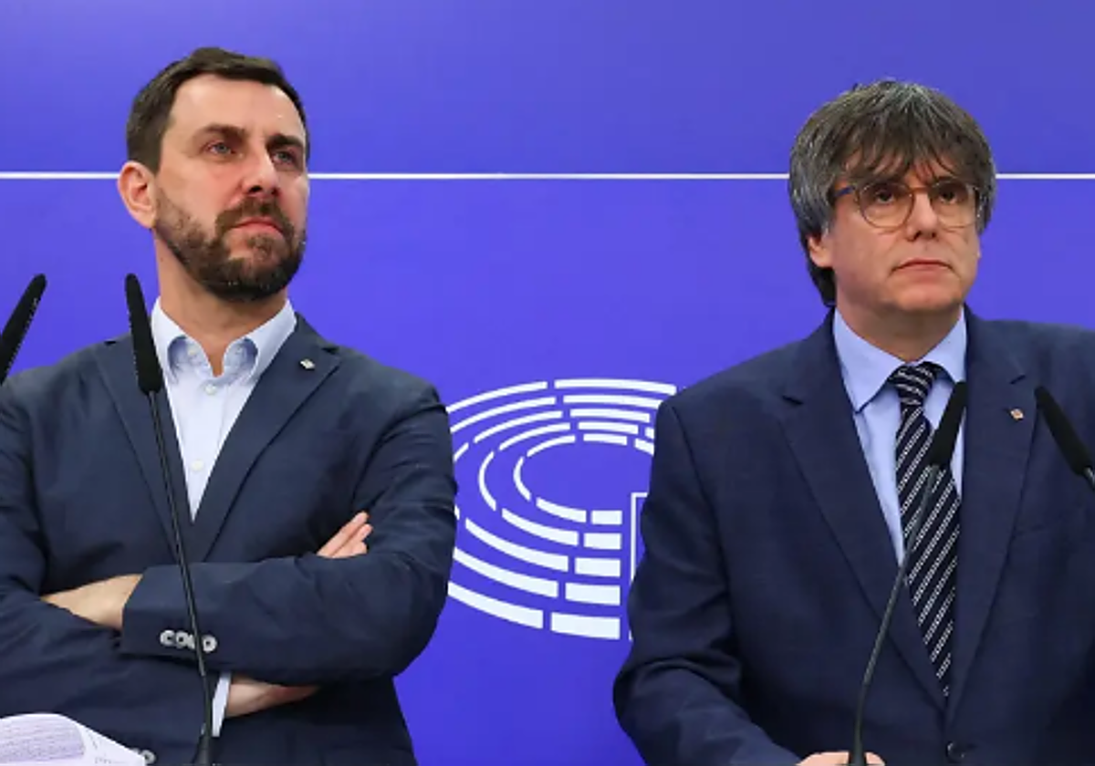 Los eurodiputados de Junts, Toni Comín y Carles Puigdemont