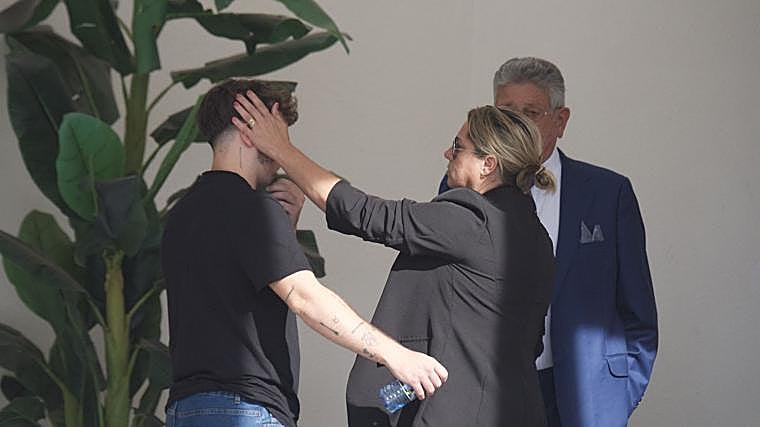 El último adiós a Julián Muñoz en Marbella, en imágenes