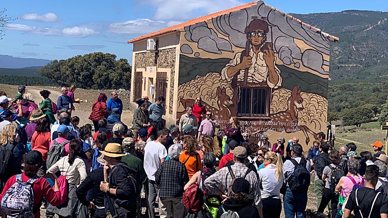 El milagro de Rafael Cabanillas y su trilogía literaria de los Montes de Toledo en la Feria del Libro de Madrid