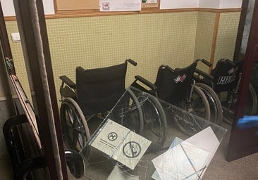 Un paciente destroza el cristal de entrada a las Urgencias de Fernán Núñez e insulta a un sanitario