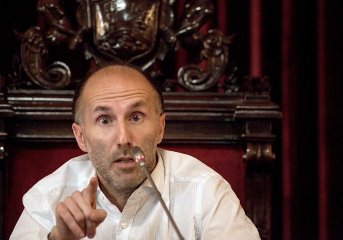 Jacóme, durante un pleno del Concello de Orense