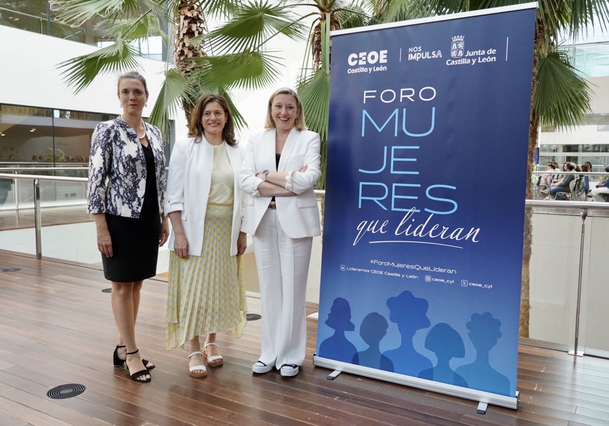 Ángela de Miguel, Miriam González e Isabel Blanco, en el encuentro 'Mujeres que lideran'
