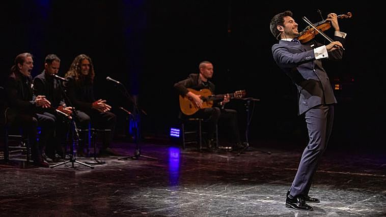 Paco Montalvo: «Mucha gente me dice que cuando toco parece que el violín está cantando»