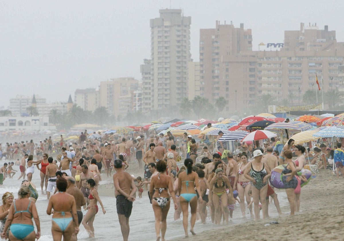 Playa de Fuengirola en verano