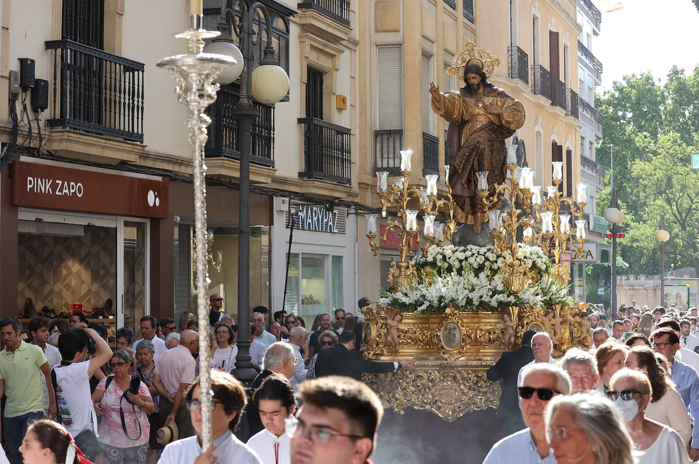 Fotos: la solemne procesión del Sagrado Corazón de Jesús en Córdoba
