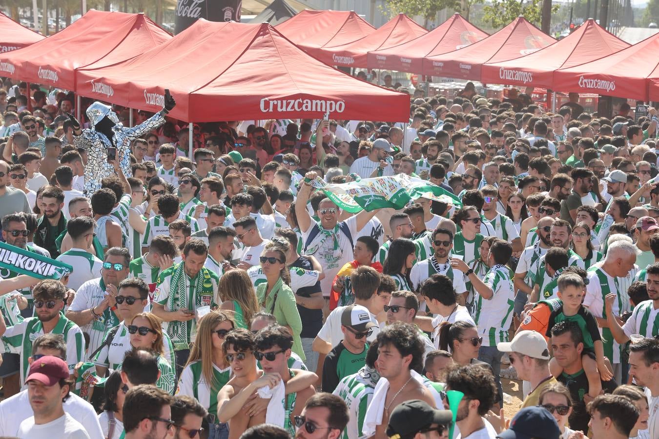 El ambiente del Córdoba-Ponferradina, en imágenes