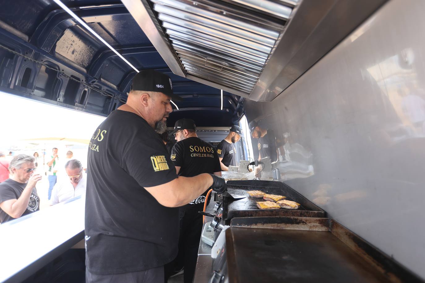 Fotos: las mejores imágenes del ambiente en la Fan Zone del Córdoba CF