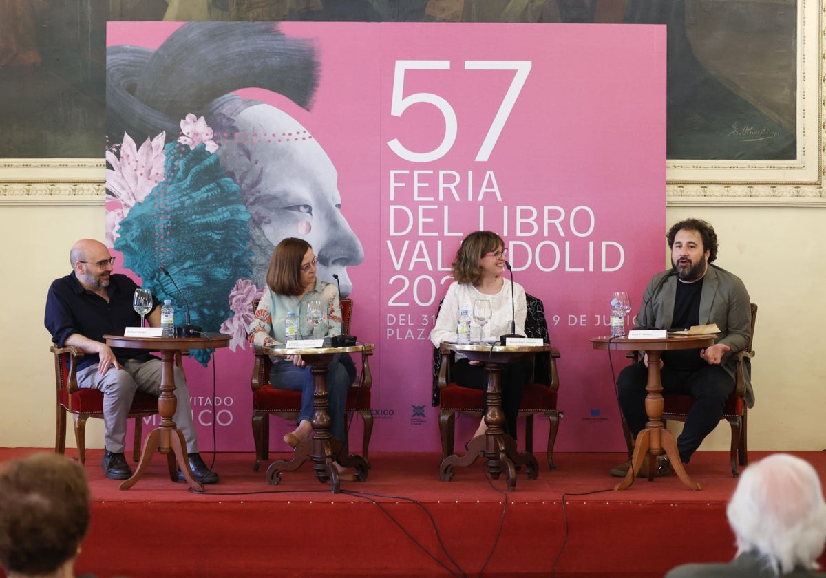 Rafael Vega 'Sansón', Maite Rodríguez, Henar Díaz y José F. Peláez, en la mea redonda 'Valladolid, Columna Vertebral'