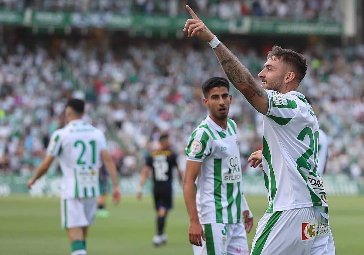 Casas celebra el 1-0 marcado a la Ponferradina
