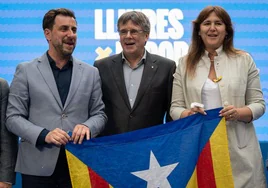 Junts se desploma arrastrando a todo el secesionismo y el PSC arrasa en Cataluña