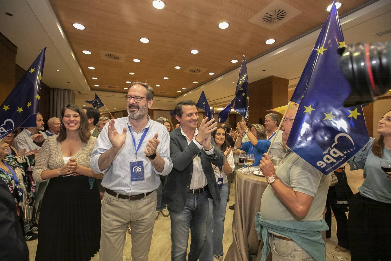 Las imágenes de la celebración del PP por su victoria en Córdoba