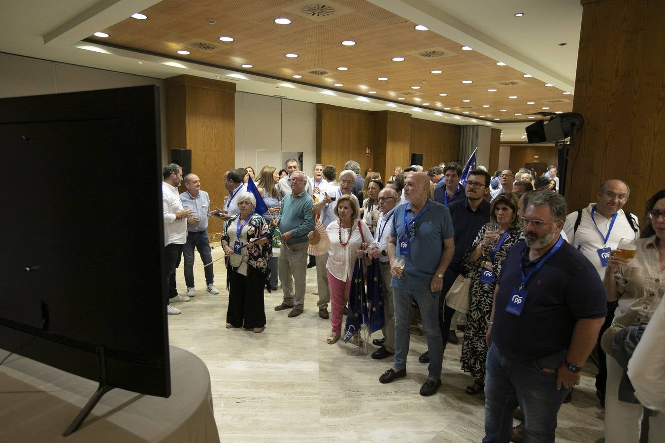 Las imágenes de la celebración del PP por su victoria en Córdoba