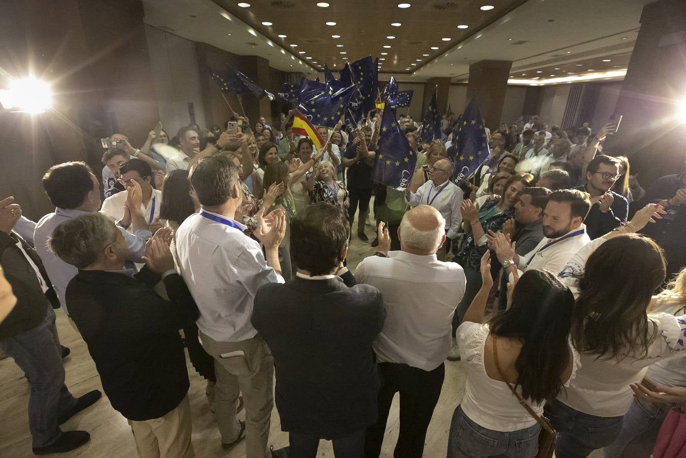 Las imágenes de la celebración del PP por su victoria en Córdoba