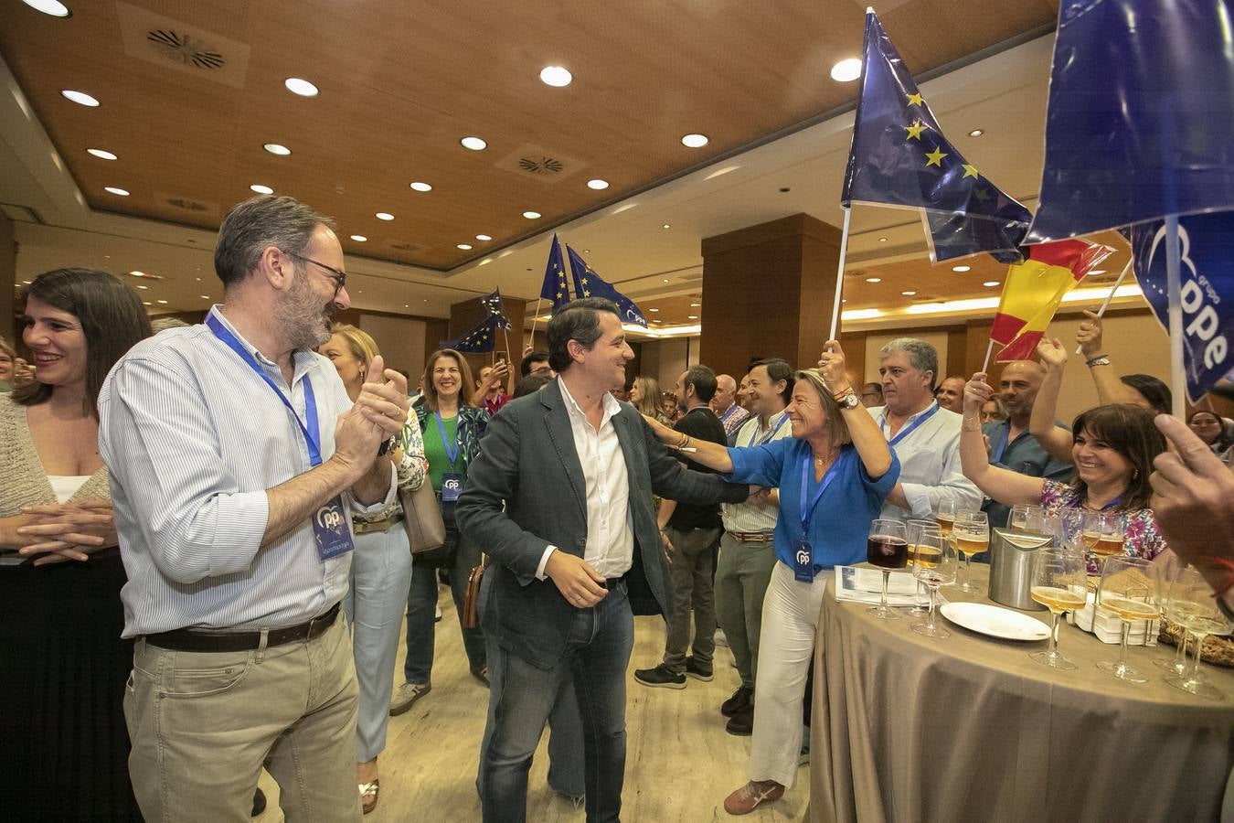 Las imágenes de la celebración del PP por su victoria en Córdoba