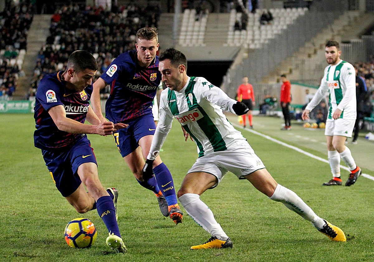 Sergio Aguza durante uno de los últimos encuentros del Córdoba ante el Barcelona B