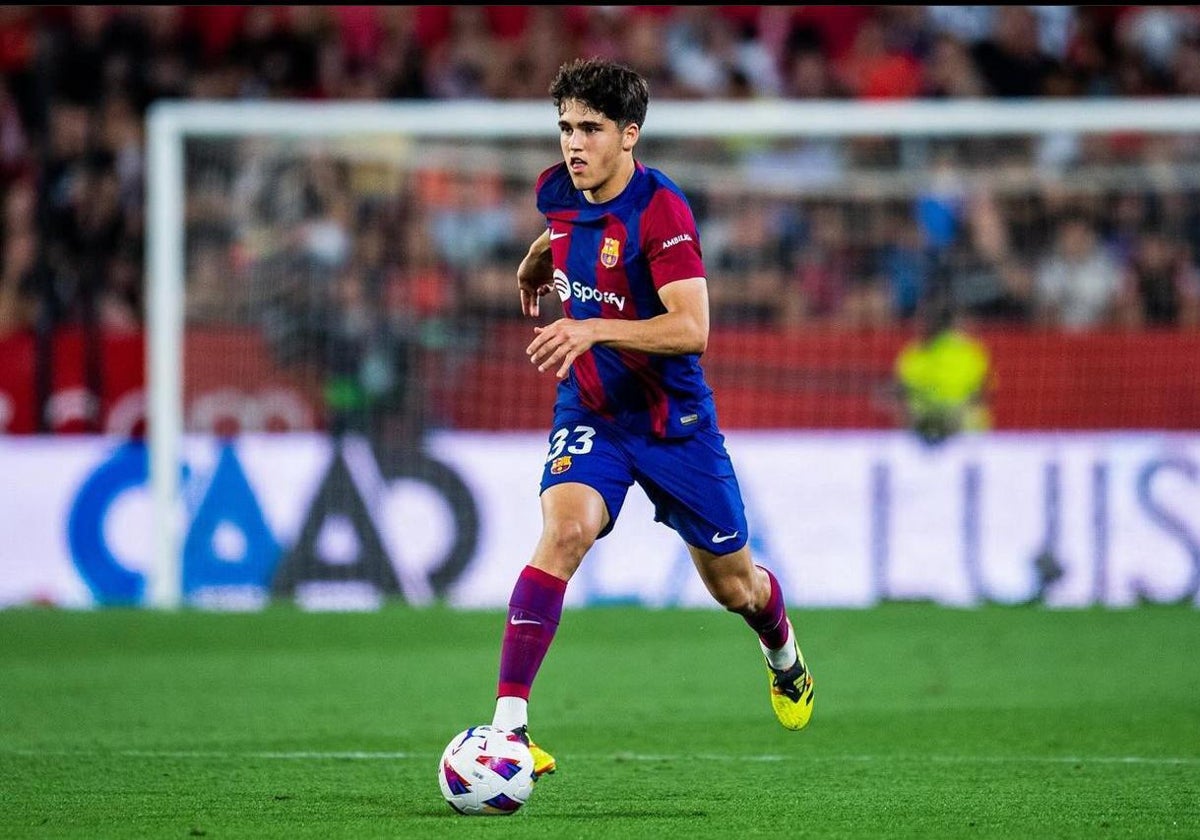 Pau Cubarsí durante el último partido de liga con el primer equipo ante el Sevilla FC