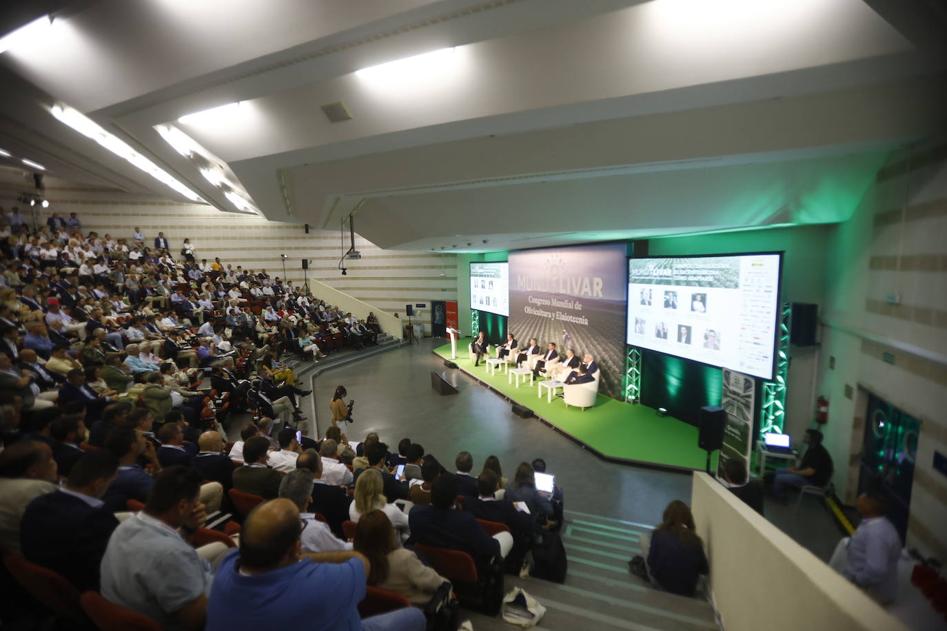 Fotos: la cumbre de los gigantes del aceite en Córdoba