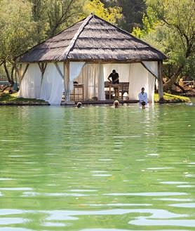 Imagen secundaria 2 - Uno de los lagos termales más grandes de Europa está en España y tiene propiedades terapéuticas: dónde está y cómo llegar