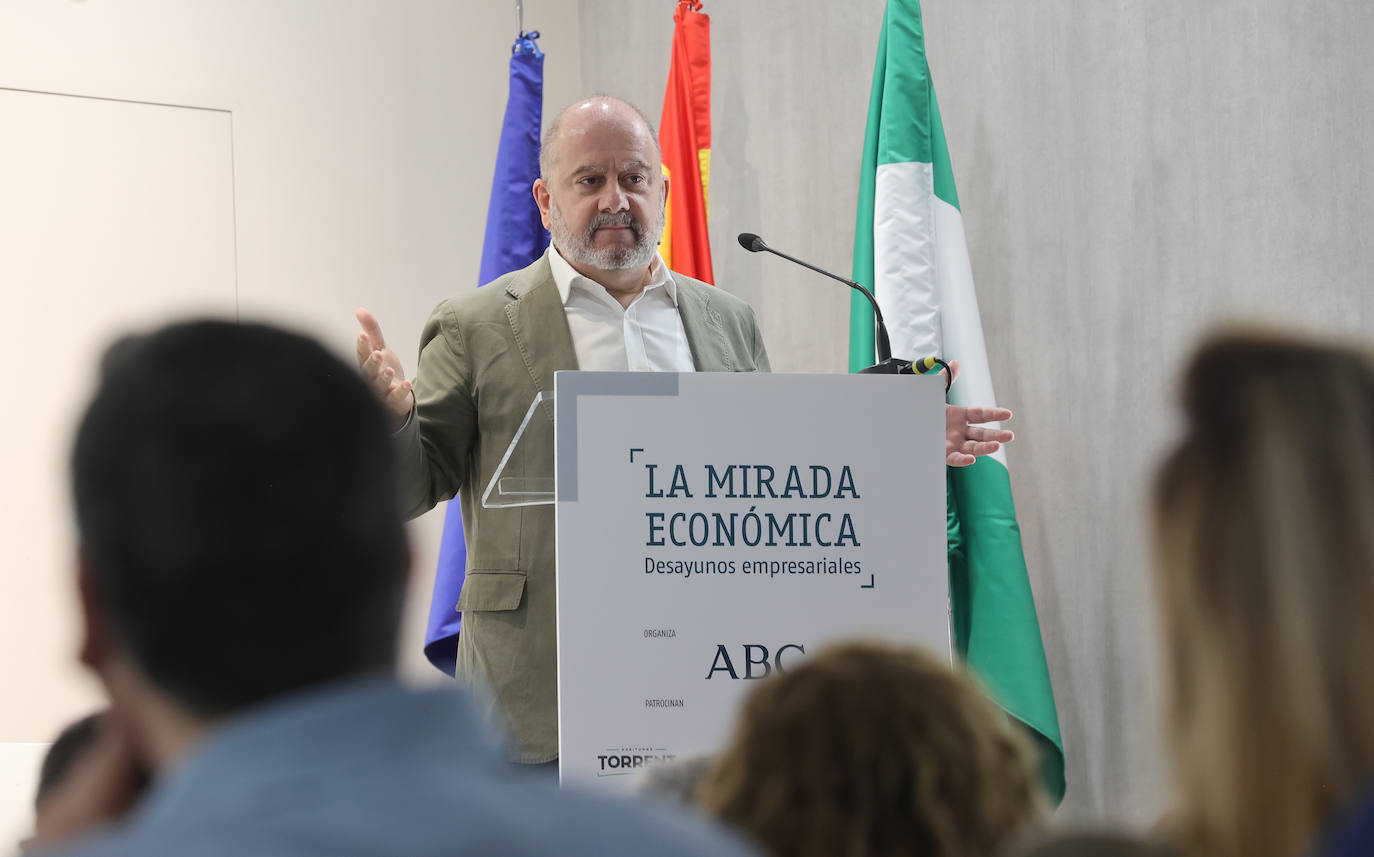 Las imágenes de Benjamín Lana en el ciclo La Mirada Económica de ABC Córdoba
