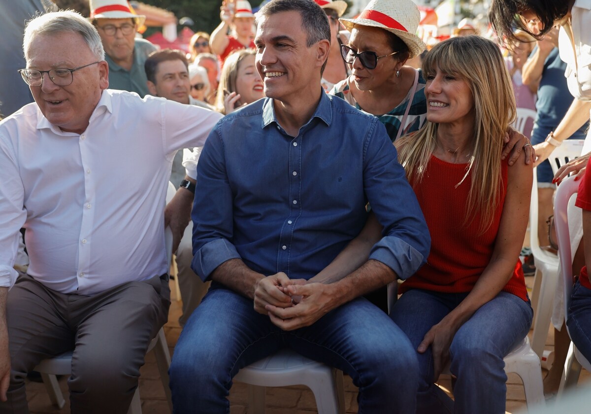 El presidente y su esposa, en un acto electoral para las europeas