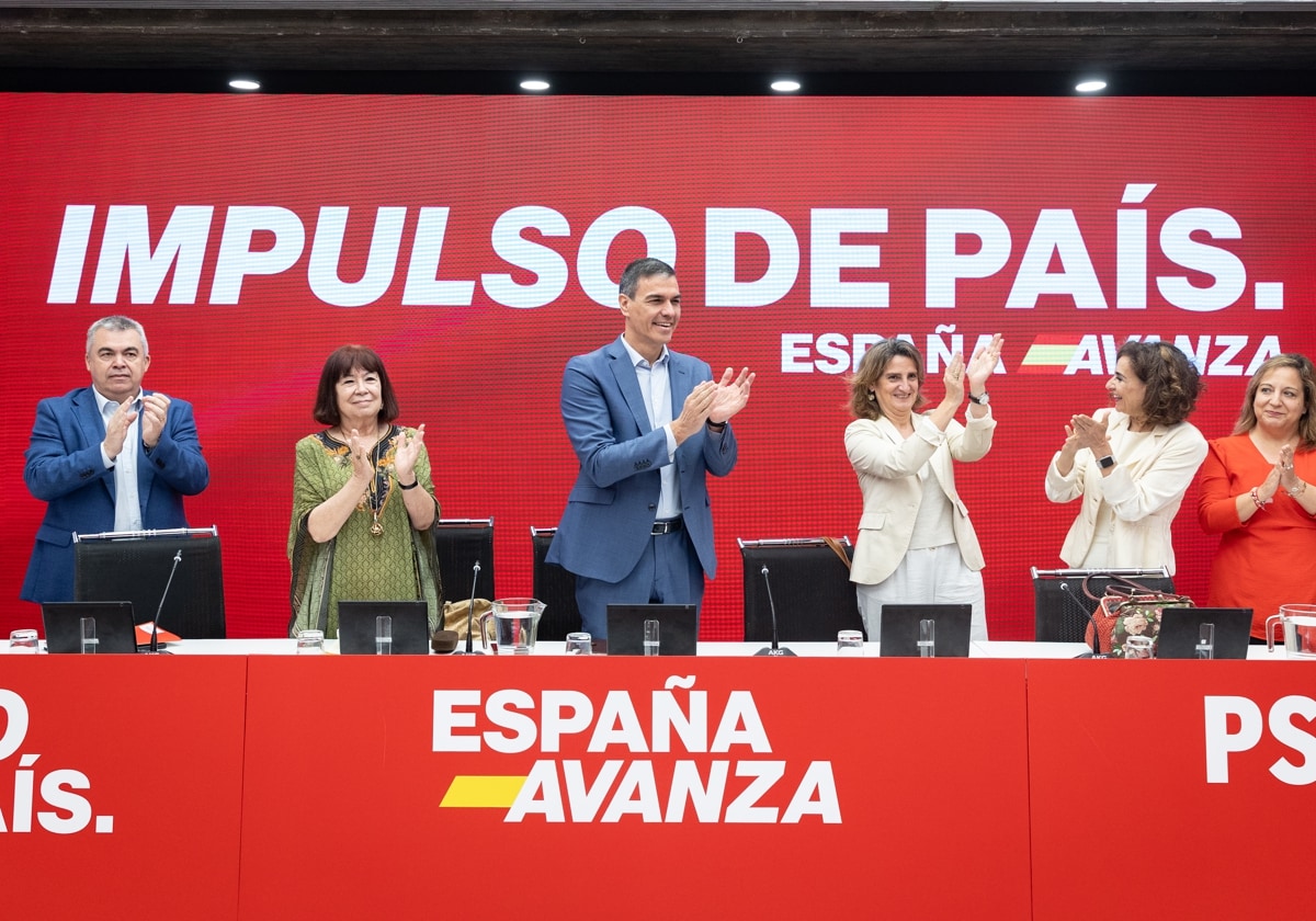 Sánchez y Ribera, durante la Ejecutiva del PSOE este lunes