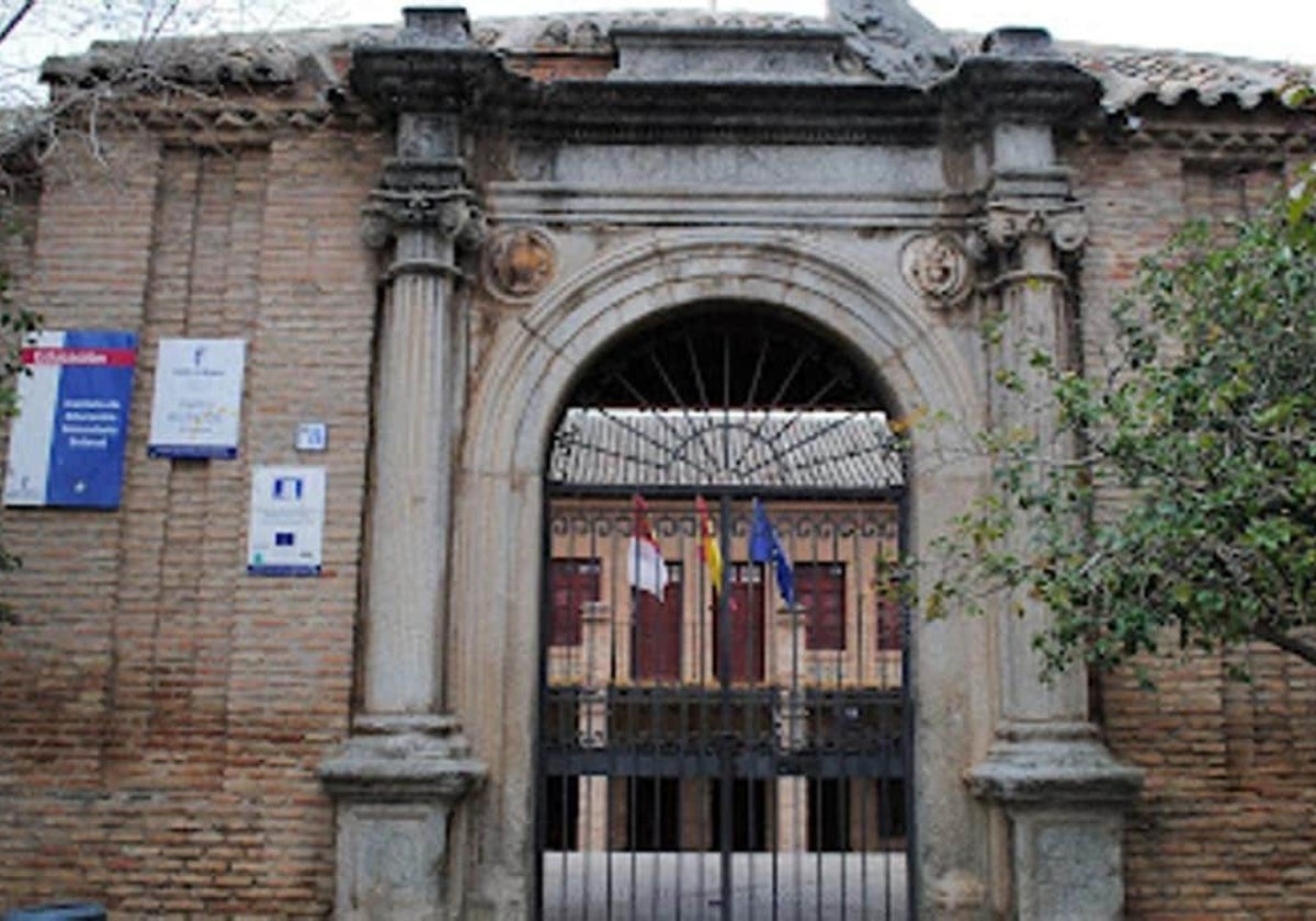 La lucha de las familias del único colegio público del Casco de Toledo para que sus hijos vayan al instituto del barrio