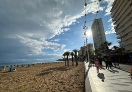 La prensa británica alerta a los turistas de las lluvias en Benidorm con fotos de Barcelona y Murcia