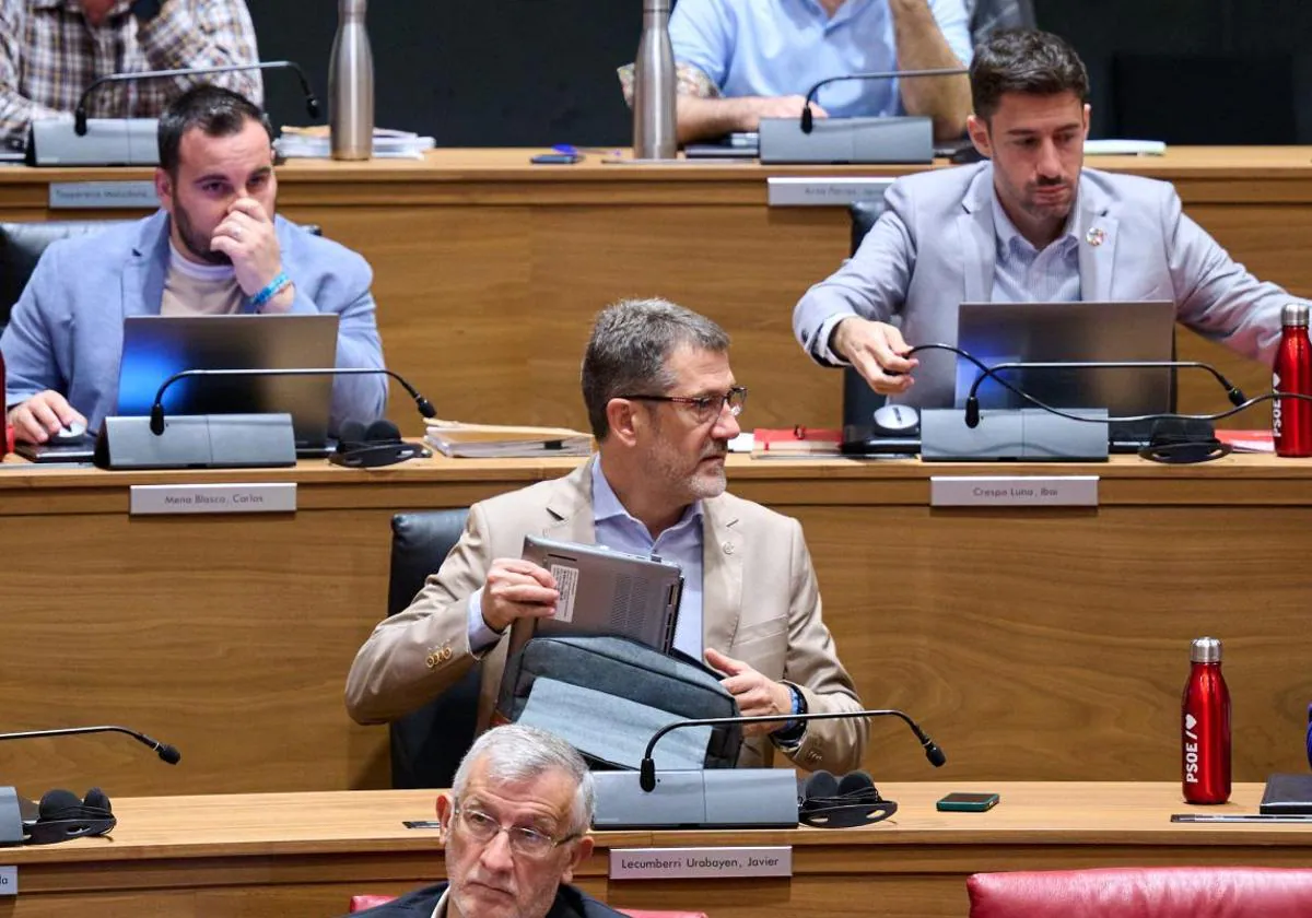 Javier Lecumberri, del Partido Socialista de Navarra, en el Parlamento de Navarra.