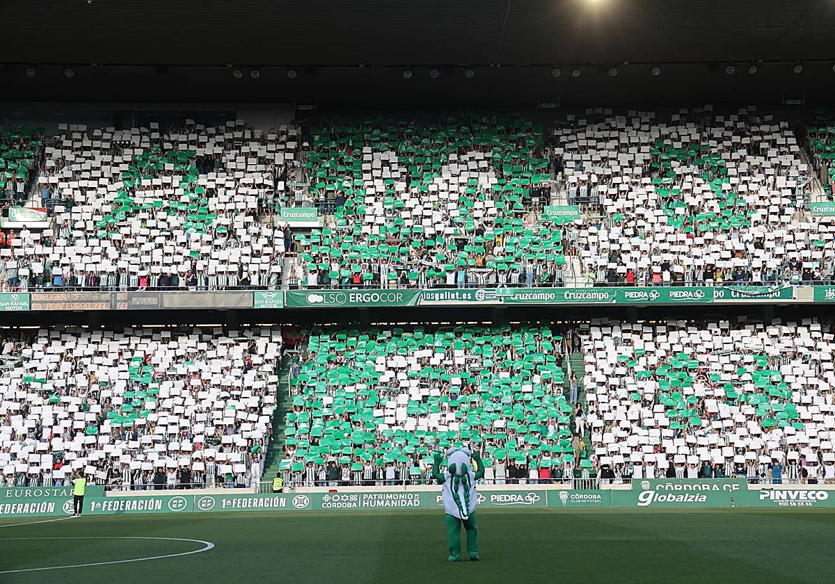 Mosaico en El Arcángel durante el duelo ante la Ponferradina