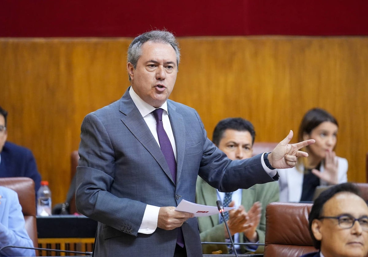 El secretario general del PSOE A, Juan Espadas, este jueves en el Parlamento andaluz