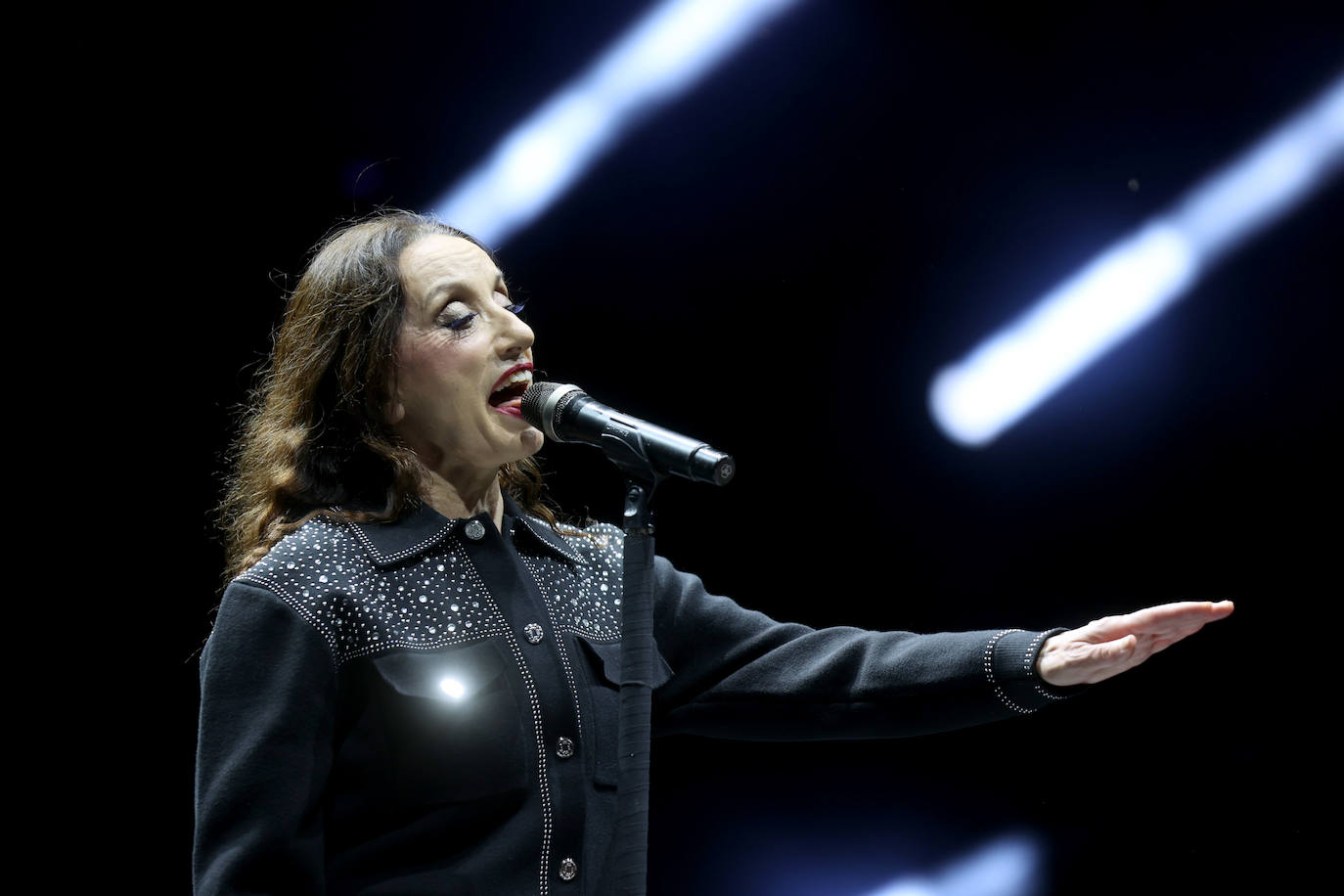 Las mejores imágenes del concierto de Luz Casal en Córdoba