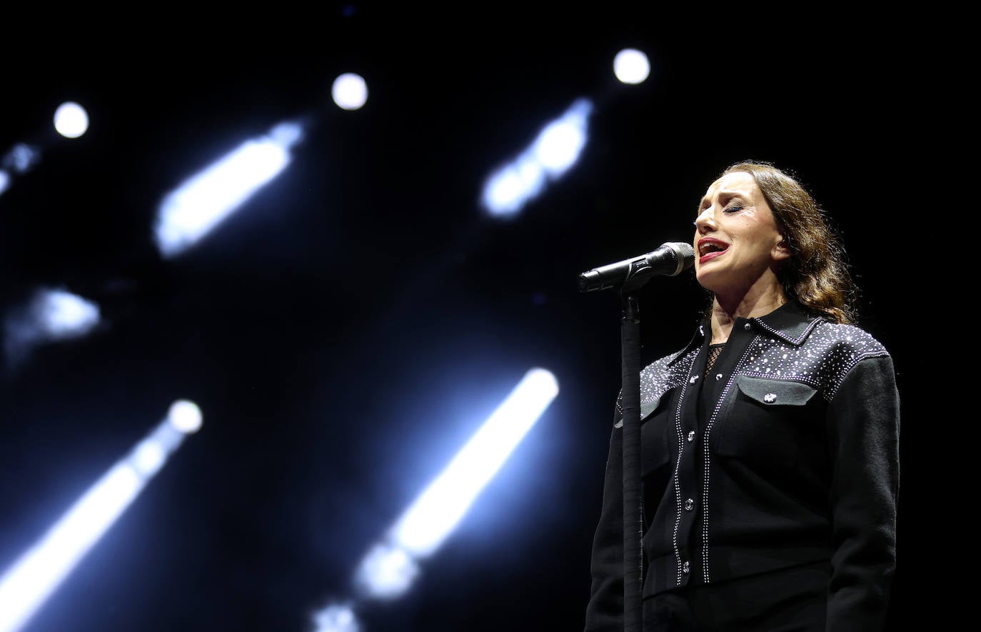 Las mejores imágenes del concierto de Luz Casal en Córdoba