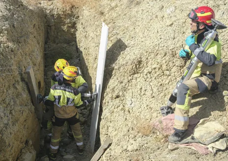 Imagen secundaria 1 - En varios escenarios a la vez se llevaron a cabo prácticas para situaciones reales de emergencias. 