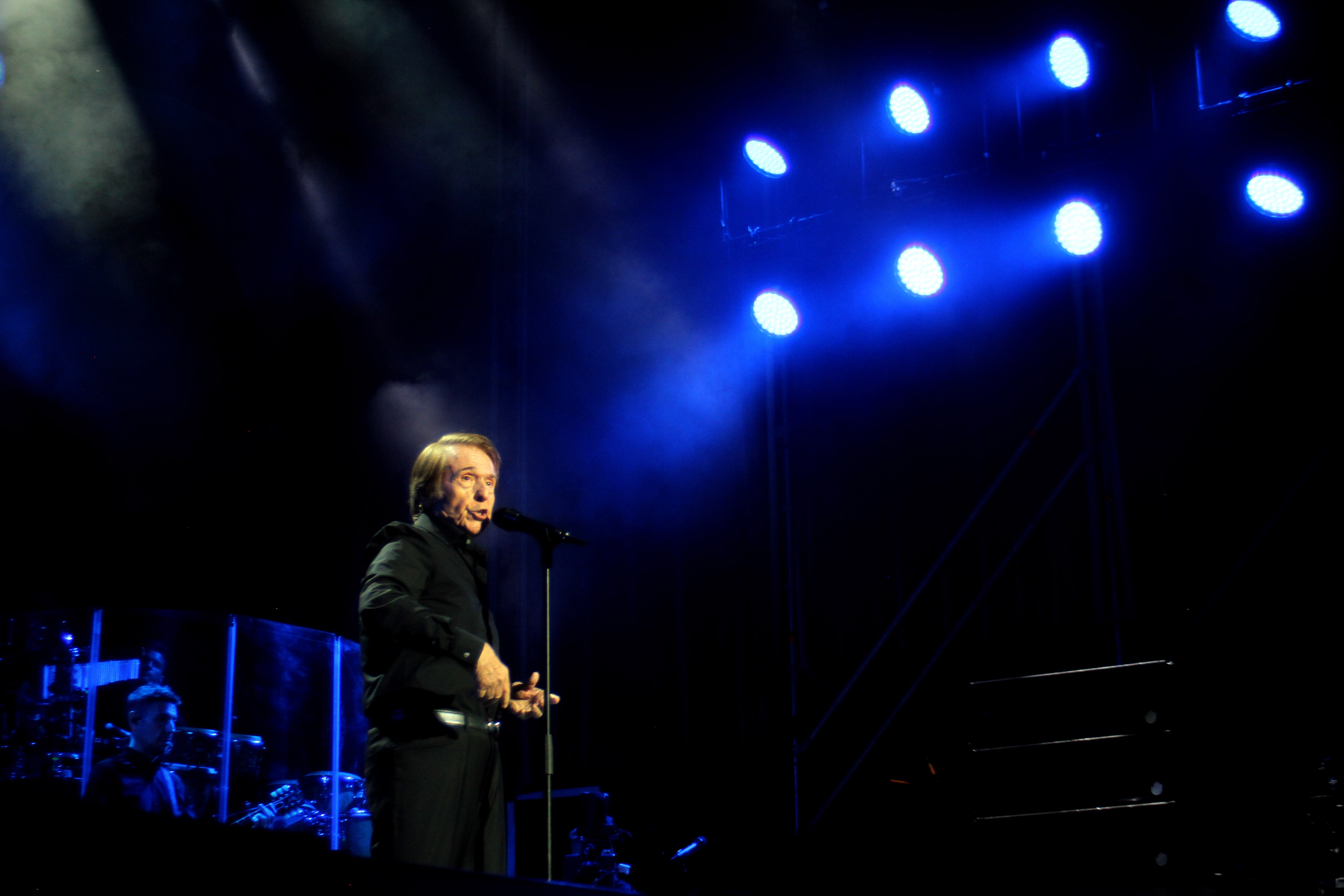 Fotos: el vibrante concierto de Raphael en Cabra