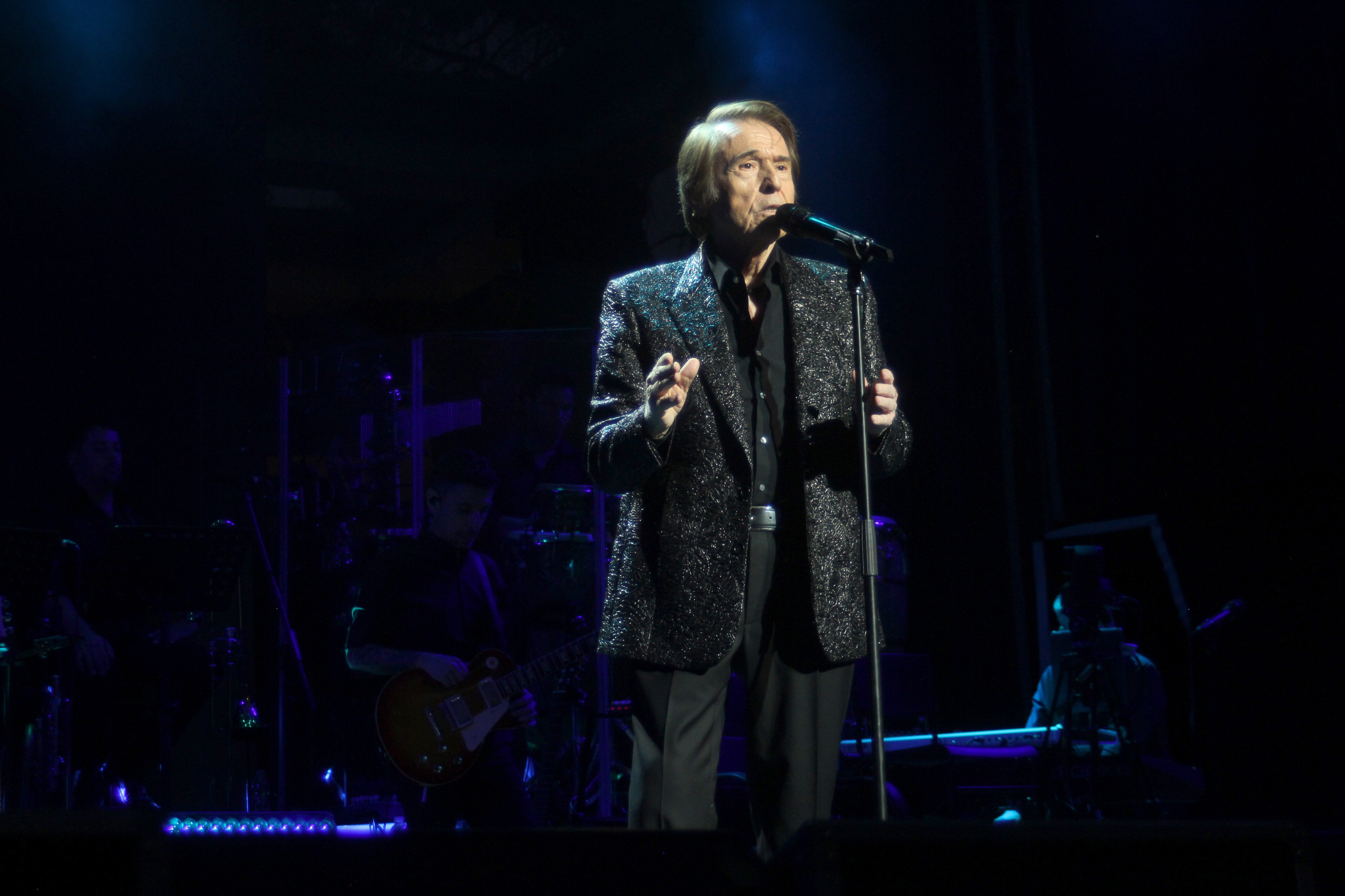 Fotos: el vibrante concierto de Raphael en Cabra