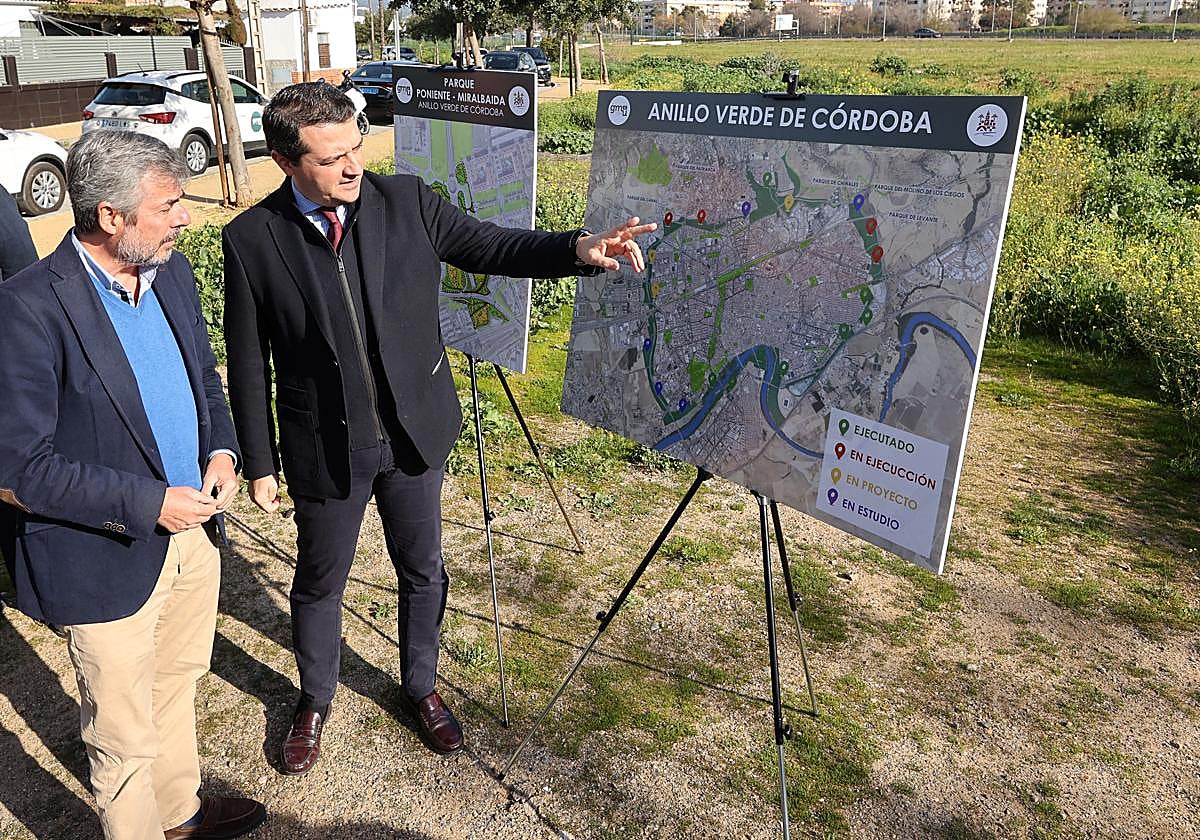 El alcalde, durante la presentación del futuro parque de Miralbaida