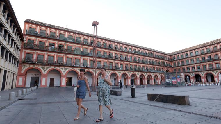 El Ayuntamiento someterá a actuaciones de mejora la plaza de la Corredera