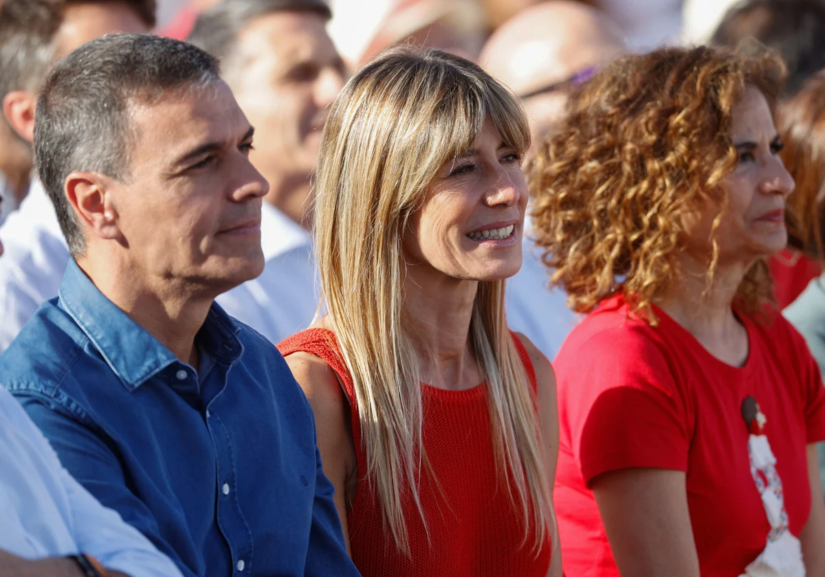 Begoña Gómez, junto al presidente Pedro Sánchez