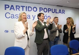 Mañueco sentencia que lo «singular» es el PSOE «con los privilegios a sus amigos»