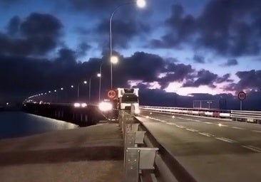 El puente Carranza de Cádiz ya está abierto al tráfico después de tres meses de obras