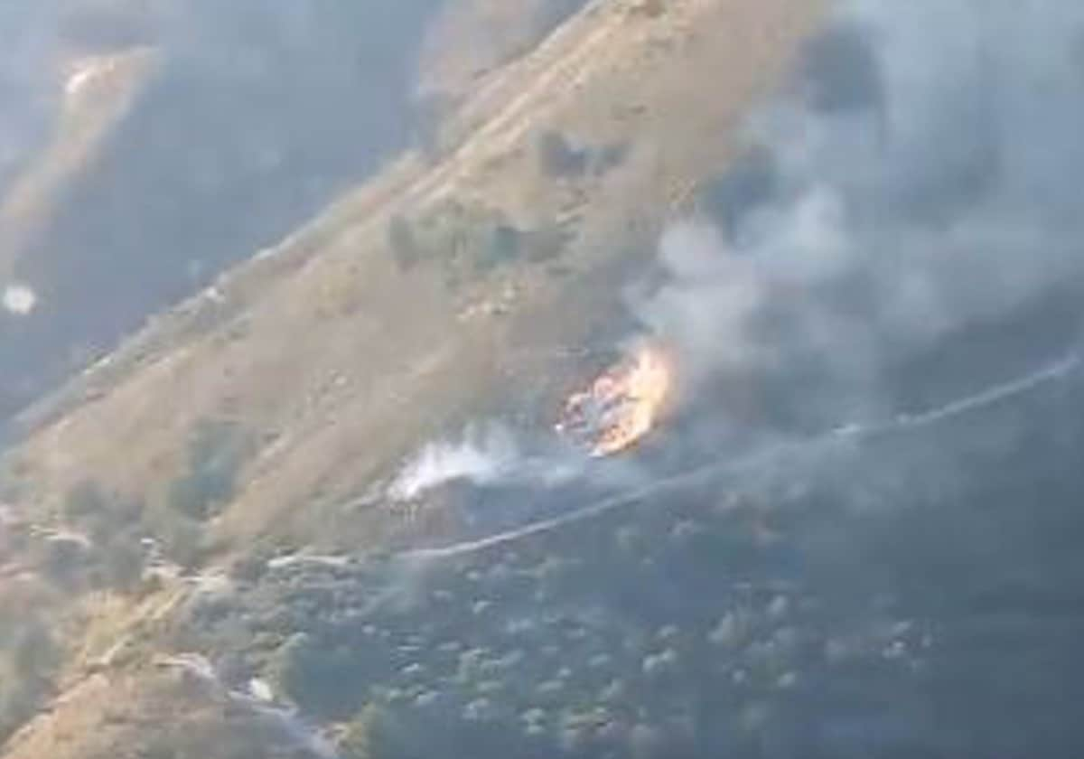 Captura del video del incendio grabado por el Infoca