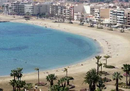 Este es el pueblo de Murcia más barato para alquilar una casa en la playa este verano