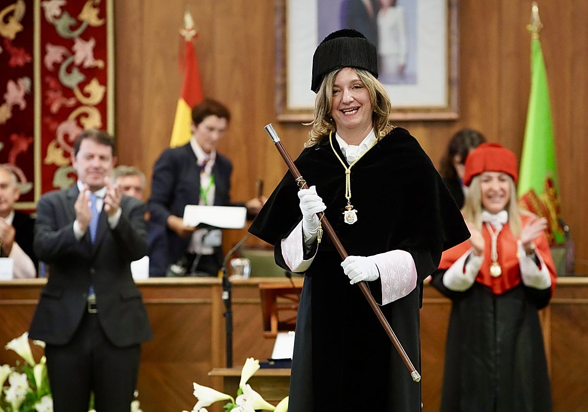 Acto de investidura de la nueva rectora de la Universidad de León, Nuria González Álvarez, que ha sido clausurado por el presidente de la Junta de Castilla y León, Alfonso Fernández Mañueco