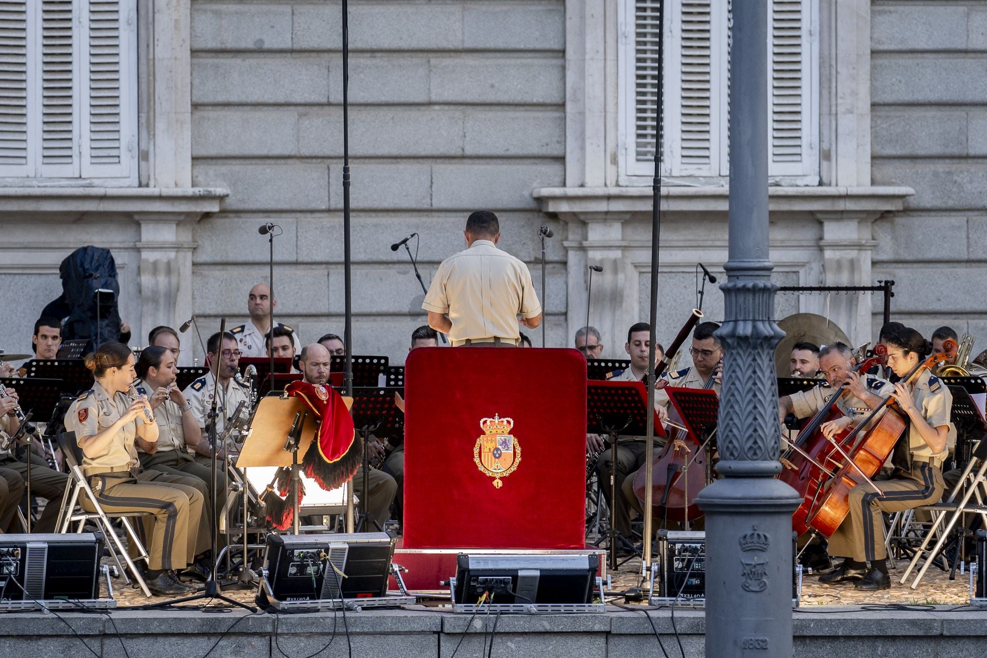 Concierto de la Guardia Real  delante del palacio