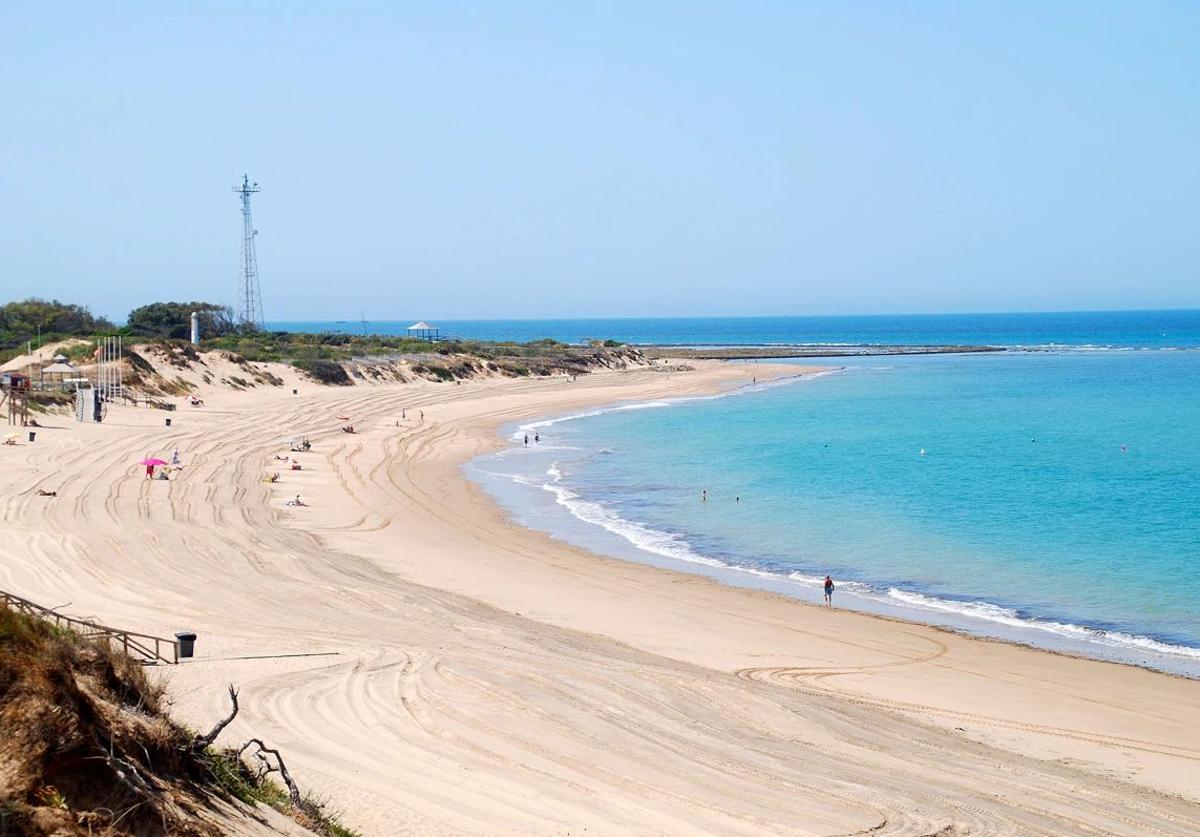 Una imagen de la playa de Punta Candor, en Rota, Cádiz