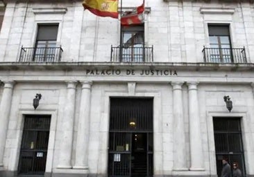 Piden diez años de cárcel a una policía acusada de vender cocaína en su piso de Valladolid